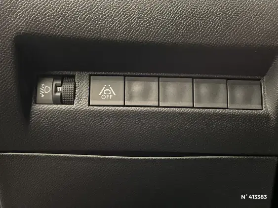 PEUGEOT 2008 II - voiture d'occasion - Photo 15