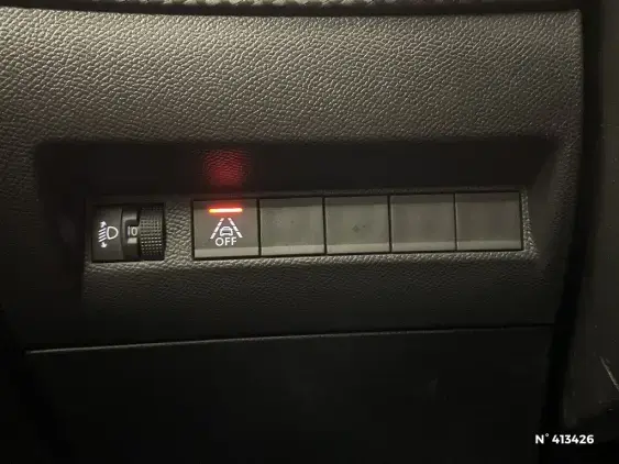 PEUGEOT 208 II - voiture d'occasion - Photo 15