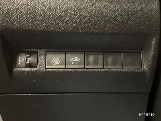 PEUGEOT 2008 II - voiture d'occasion - Photo 15