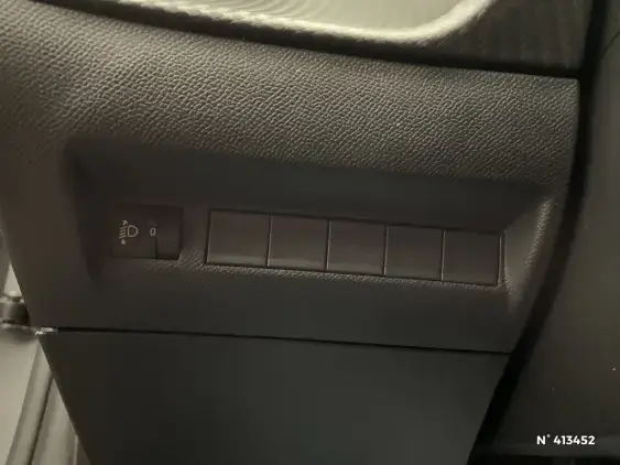 PEUGEOT 208 II - voiture d'occasion - Photo 15
