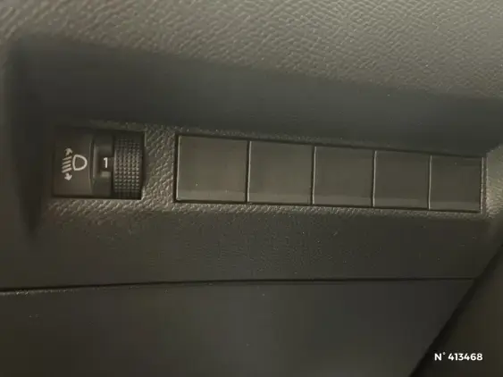 PEUGEOT 208 II - voiture d'occasion - Photo 15