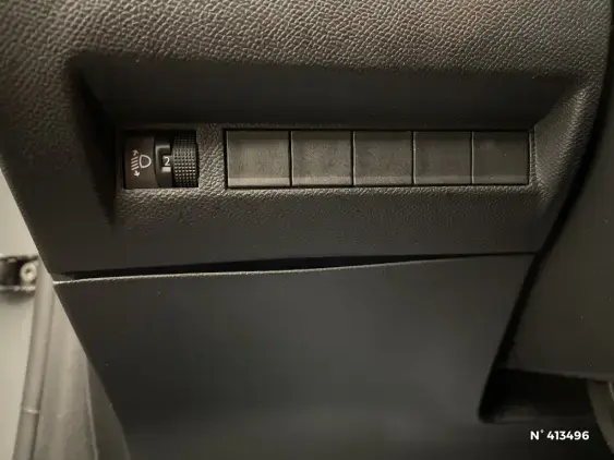 PEUGEOT 208 II - voiture d'occasion - Photo 15