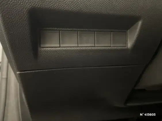 PEUGEOT 208 II - voiture d'occasion - Photo 15