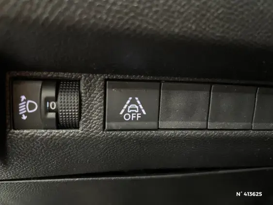 PEUGEOT 208 II - voiture d'occasion - Photo 15
