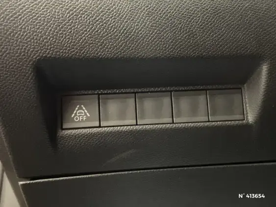 PEUGEOT 2008 II - voiture d'occasion - Photo 15