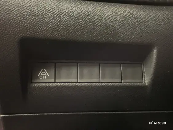 PEUGEOT 208 II - voiture d'occasion - Photo 15