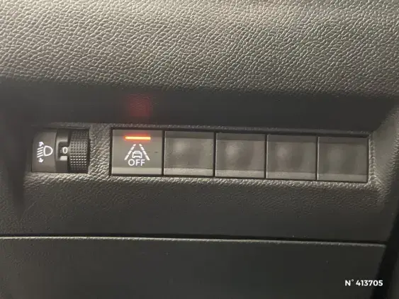 PEUGEOT 2008 II - voiture d'occasion - Photo 15