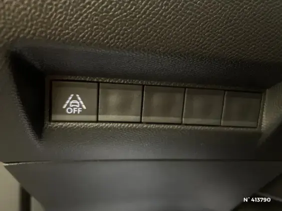 PEUGEOT 2008 II - voiture d'occasion - Photo 15