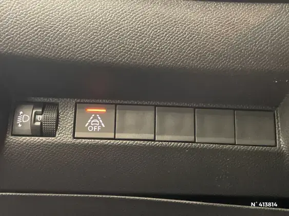 PEUGEOT 208 II - voiture d'occasion - Photo 15