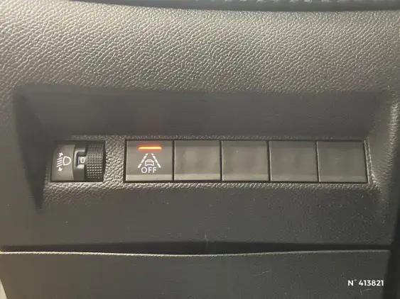 PEUGEOT 208 II - voiture d'occasion - Photo 15