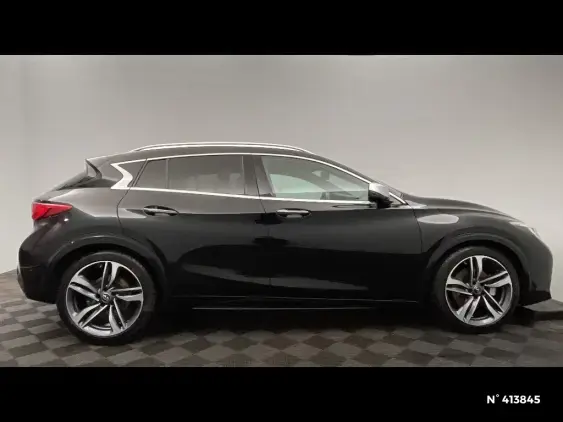 INFINITI Q30 - voiture d'occasion - Photo 5