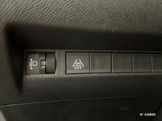 PEUGEOT 2008 II - voiture d'occasion - Photo 15