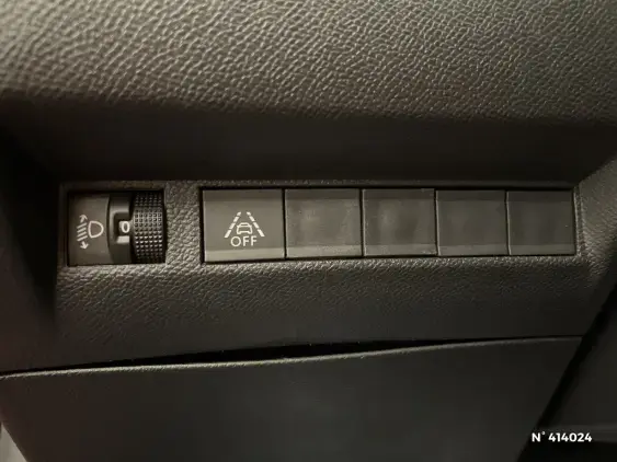 PEUGEOT 208 II - voiture d'occasion - Photo 15