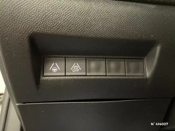 PEUGEOT 2008 II - voiture d'occasion - Photo 15