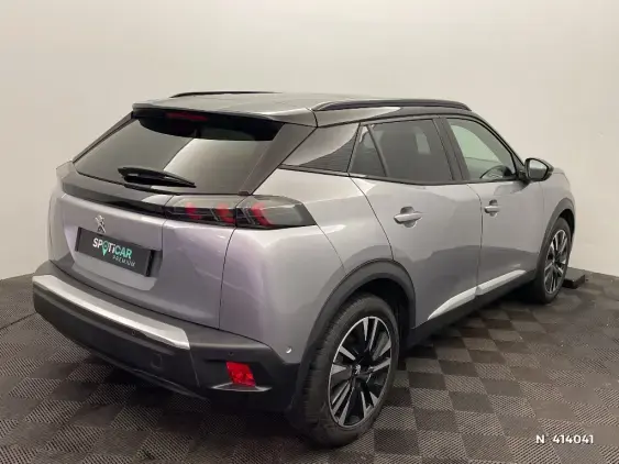 PEUGEOT 2008 ELECTRIQUE II - voiture d'occasion - Photo 4