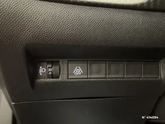 PEUGEOT 2008 II - voiture d'occasion - Photo 15