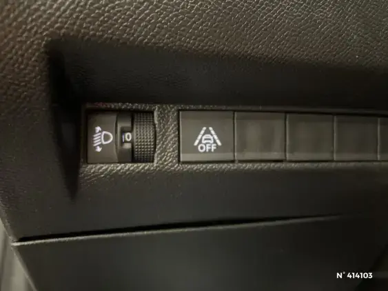 PEUGEOT 208 II - voiture d'occasion - Photo 15