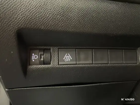 PEUGEOT 2008 II - voiture d'occasion - Photo 15