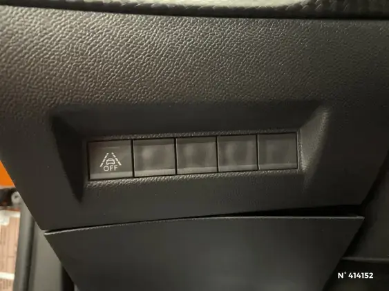 PEUGEOT 2008 II - voiture d'occasion - Photo 15