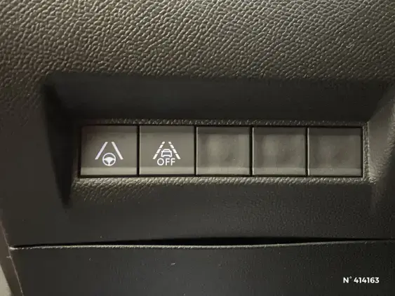 PEUGEOT 2008 II - voiture d'occasion - Photo 15