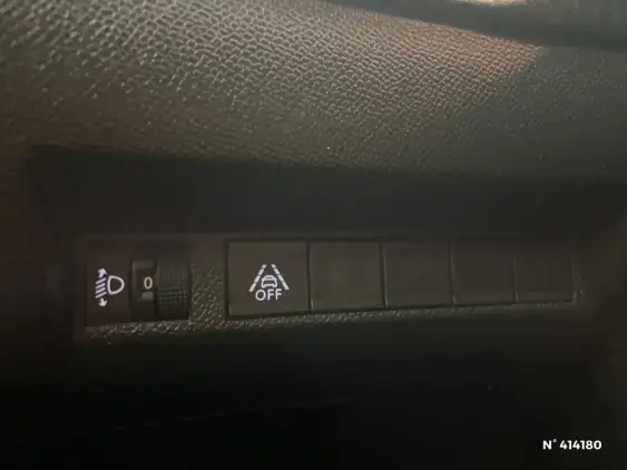 PEUGEOT 208 II - voiture d'occasion - Photo 15