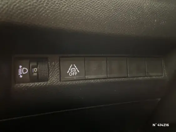 PEUGEOT 208 II - voiture d'occasion - Photo 15