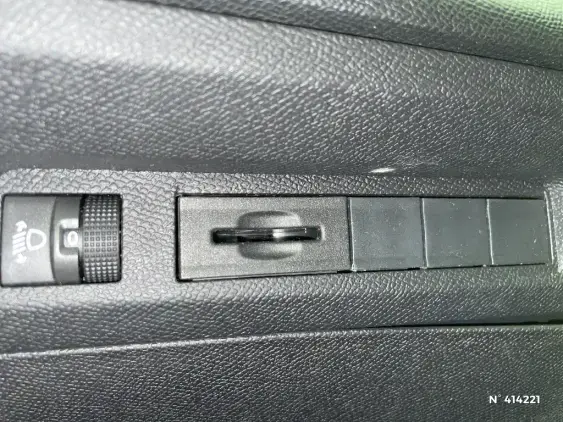 PEUGEOT 308 III - voiture d'occasion - Photo 15