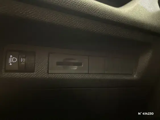 PEUGEOT 308 III - voiture d'occasion - Photo 15