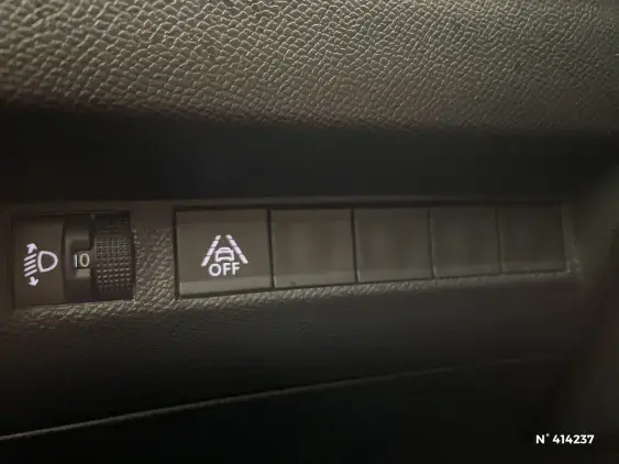 PEUGEOT 208 II - voiture d'occasion - Photo 15