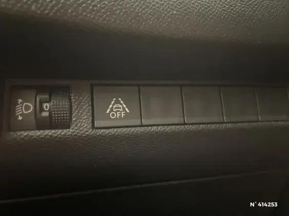 PEUGEOT 2008 II - voiture d'occasion - Photo 15