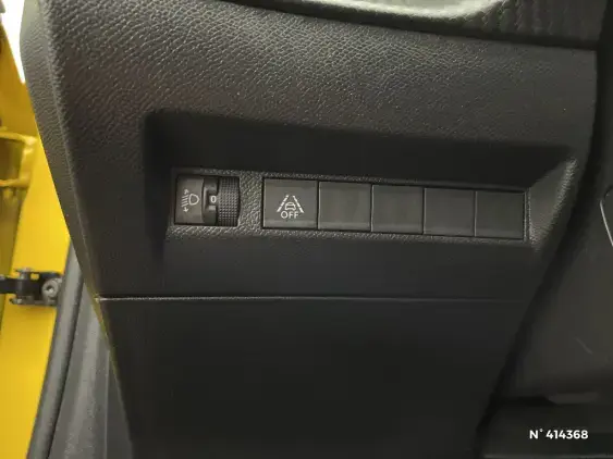 PEUGEOT 208 II - voiture d'occasion - Photo 14