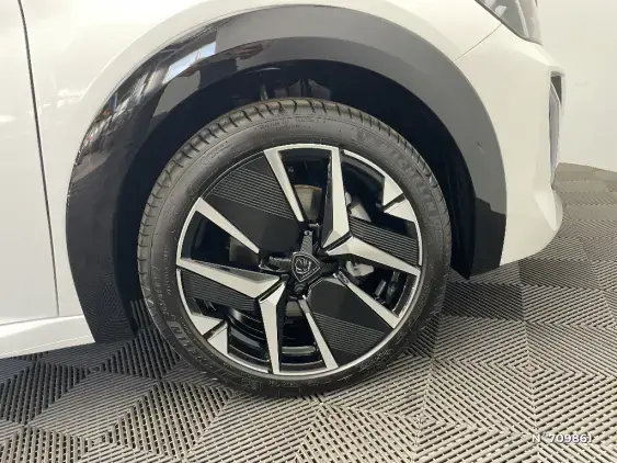 PEUGEOT 208 II - voiture d'occasion - Photo 8