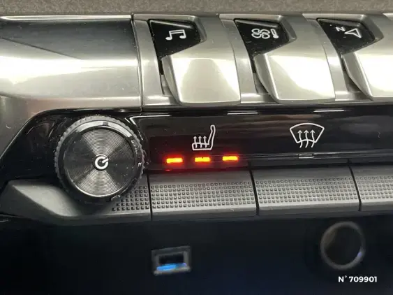 PEUGEOT 3008 II - voiture d'occasion - Photo 25