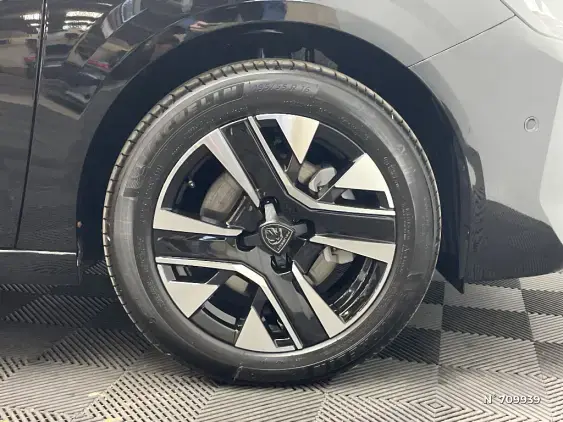 PEUGEOT 208 II - voiture d'occasion - Photo 8