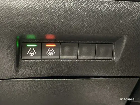 PEUGEOT 2008 II - voiture d'occasion - Photo 15