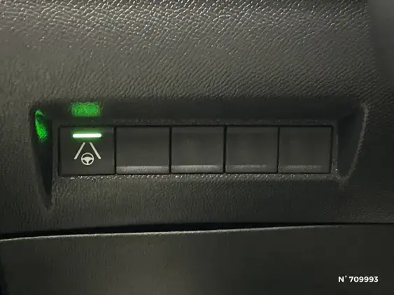 PEUGEOT 2008 II - voiture d'occasion - Photo 15