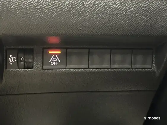 PEUGEOT 2008 II - voiture d'occasion - Photo 15