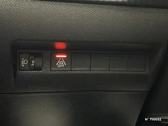 PEUGEOT 208 ELECTRIQUE II - voiture d'occasion - Photo 15