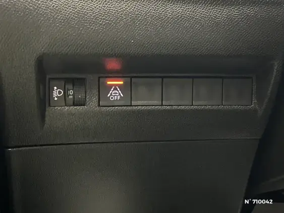 PEUGEOT 208 II - voiture d'occasion - Photo 15