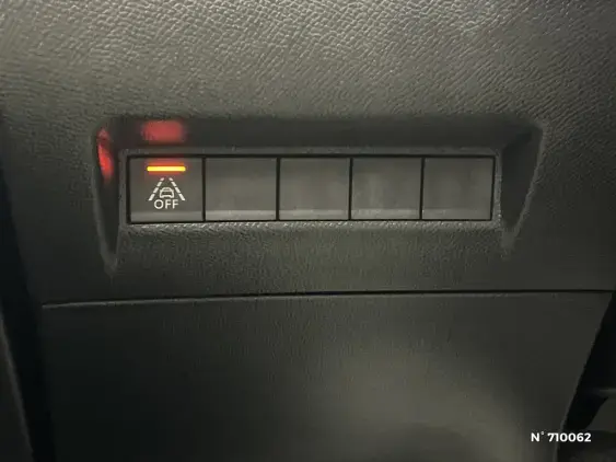PEUGEOT 2008 II - voiture d'occasion - Photo 15