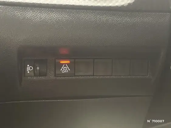 PEUGEOT 2008 II - voiture d'occasion - Photo 15