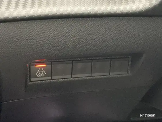 PEUGEOT 2008 II - voiture d'occasion - Photo 15