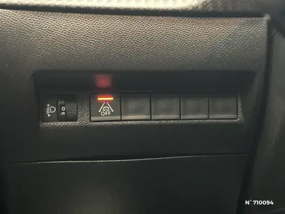 PEUGEOT 208 II - voiture d'occasion - Photo 15