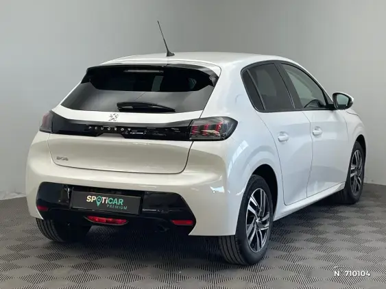 PEUGEOT 208 II - voiture d'occasion - Photo 4