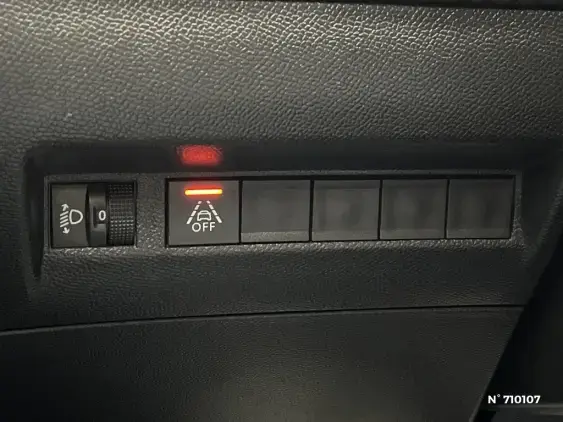 PEUGEOT 2008 II - voiture d'occasion - Photo 15