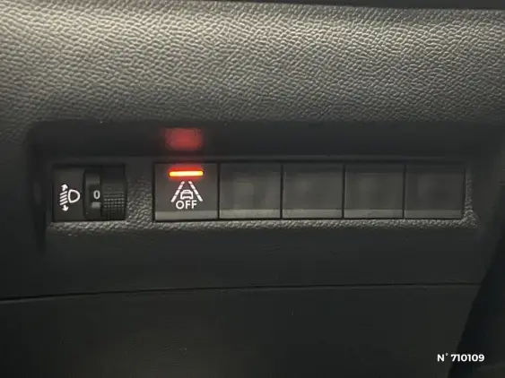 PEUGEOT 208 II - voiture d'occasion - Photo 15