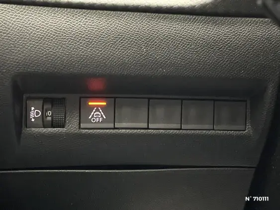 PEUGEOT 2008 II - voiture d'occasion - Photo 15