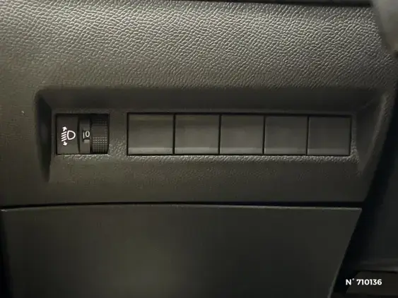 PEUGEOT 2008 II - voiture d'occasion - Photo 15