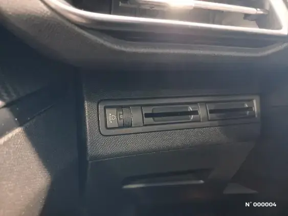 PEUGEOT 3008 II - voiture d'occasion - Photo 15