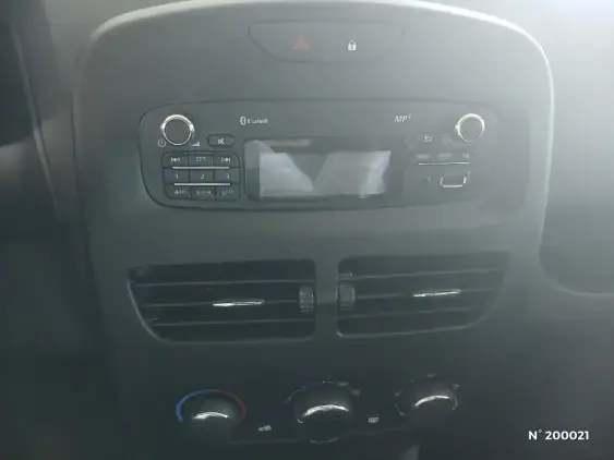 RENAULT CLIO IV - voiture d'occasion - Photo 13